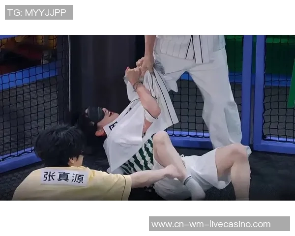 周深录节目遭拖拽引关注郭艾伦关心询问是否会受伤